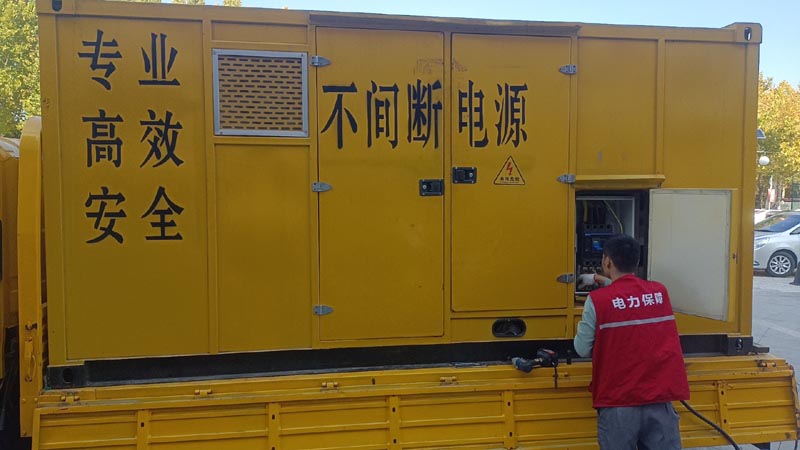 天桥柴油发电机组和UPS电源配合使用时，如何避免切换过程中的电力中断？